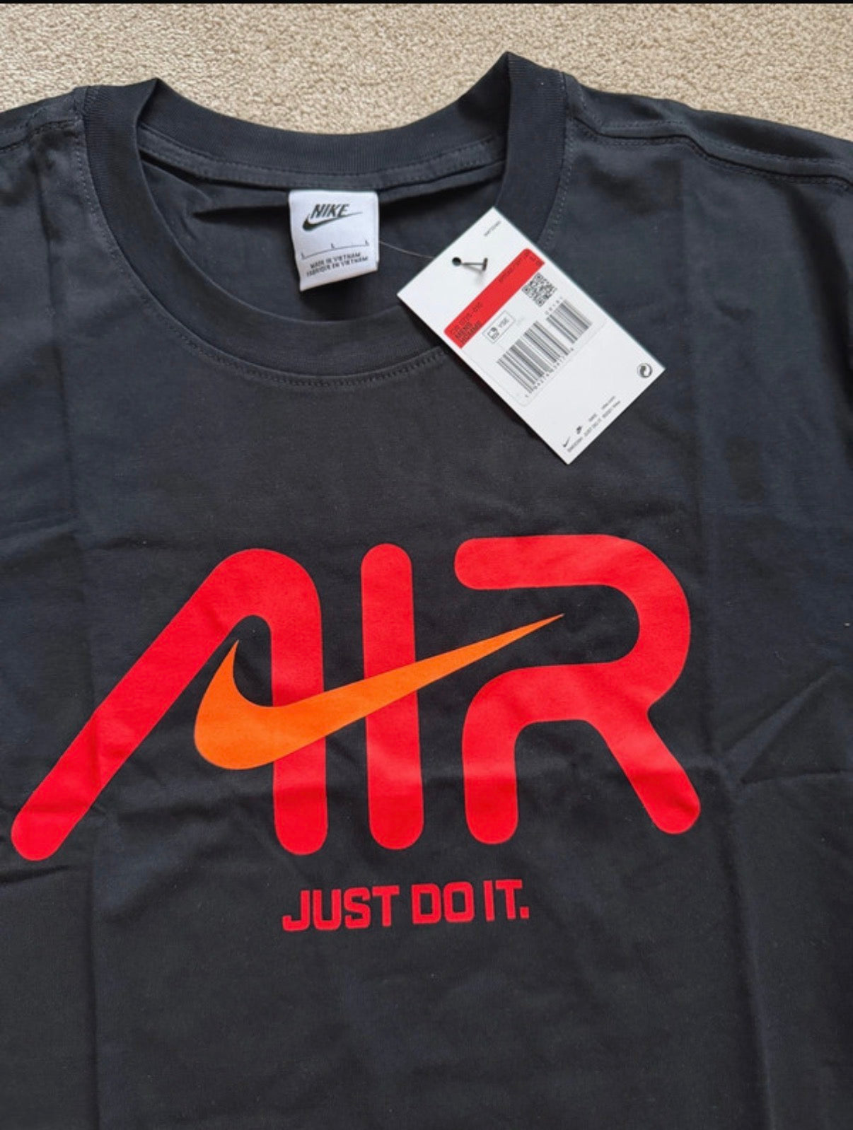 Nike Air Men’s Black Crew Neck Short Sleeve Graphic Logo T-Shirt Size L