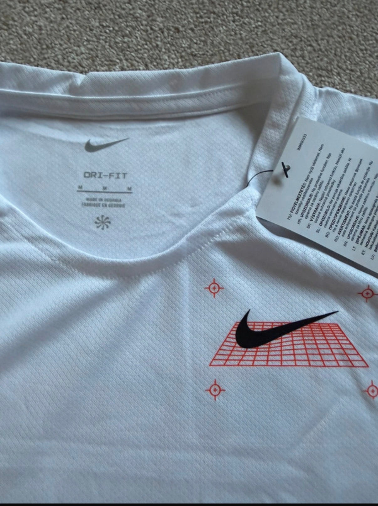 Nike Dri-FIT  Miler Men's White Graphic T-Shirt Size M HV3997-100