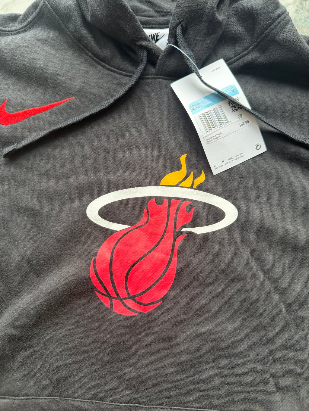 Nike Men's Black Miami Heat Pullover Fleece Hoodie Logo Pockets Size M FB4765