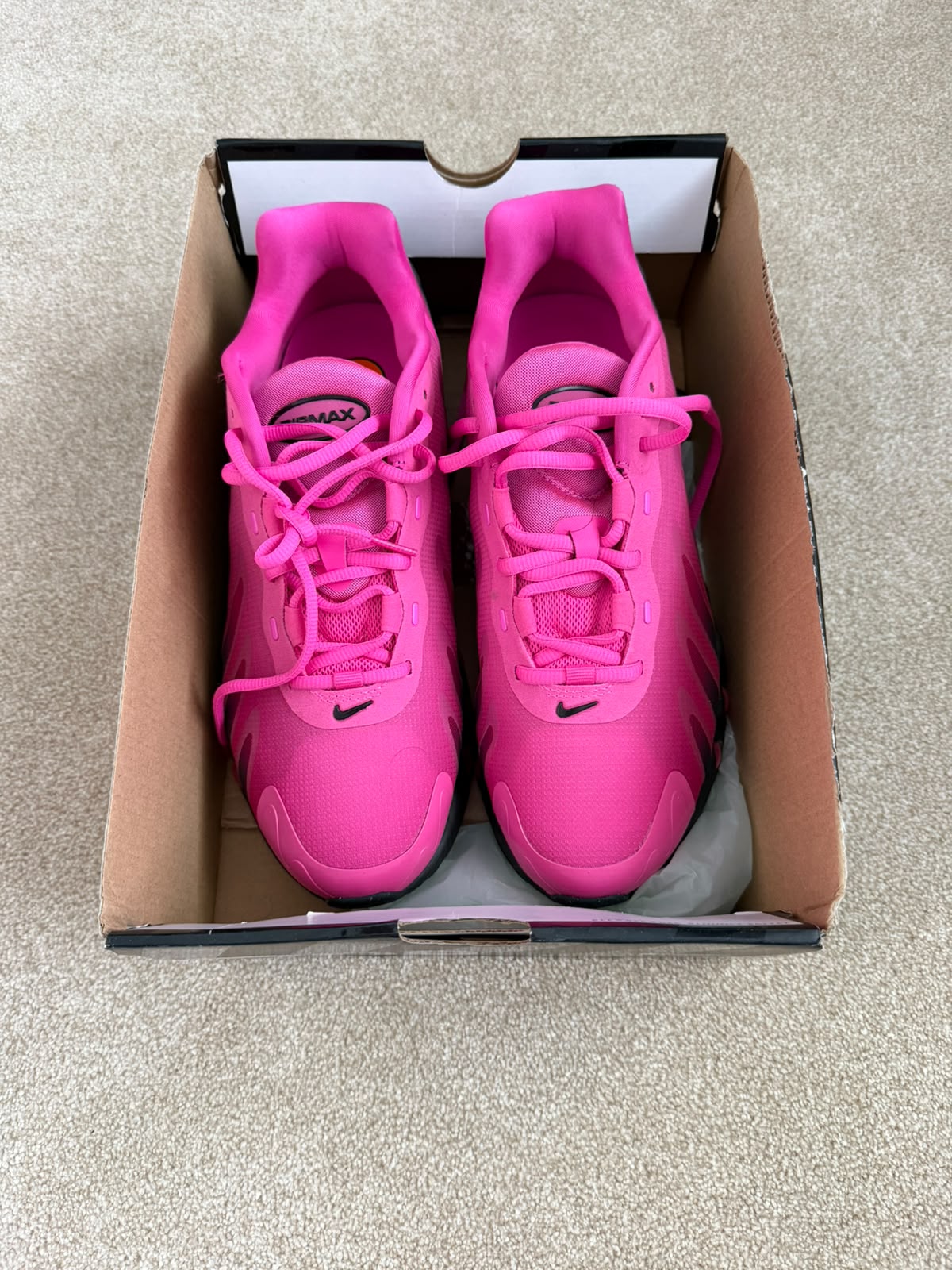 Nike Air DN8 PINK AND BLACK Size UK 8.5