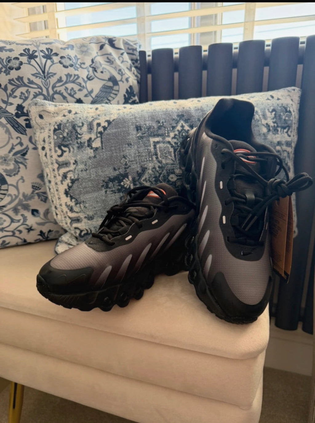 Nike Air Max DN8 (GS) Kids Trainers UK 6 EU 40 Grey Black Orange HF7310 022