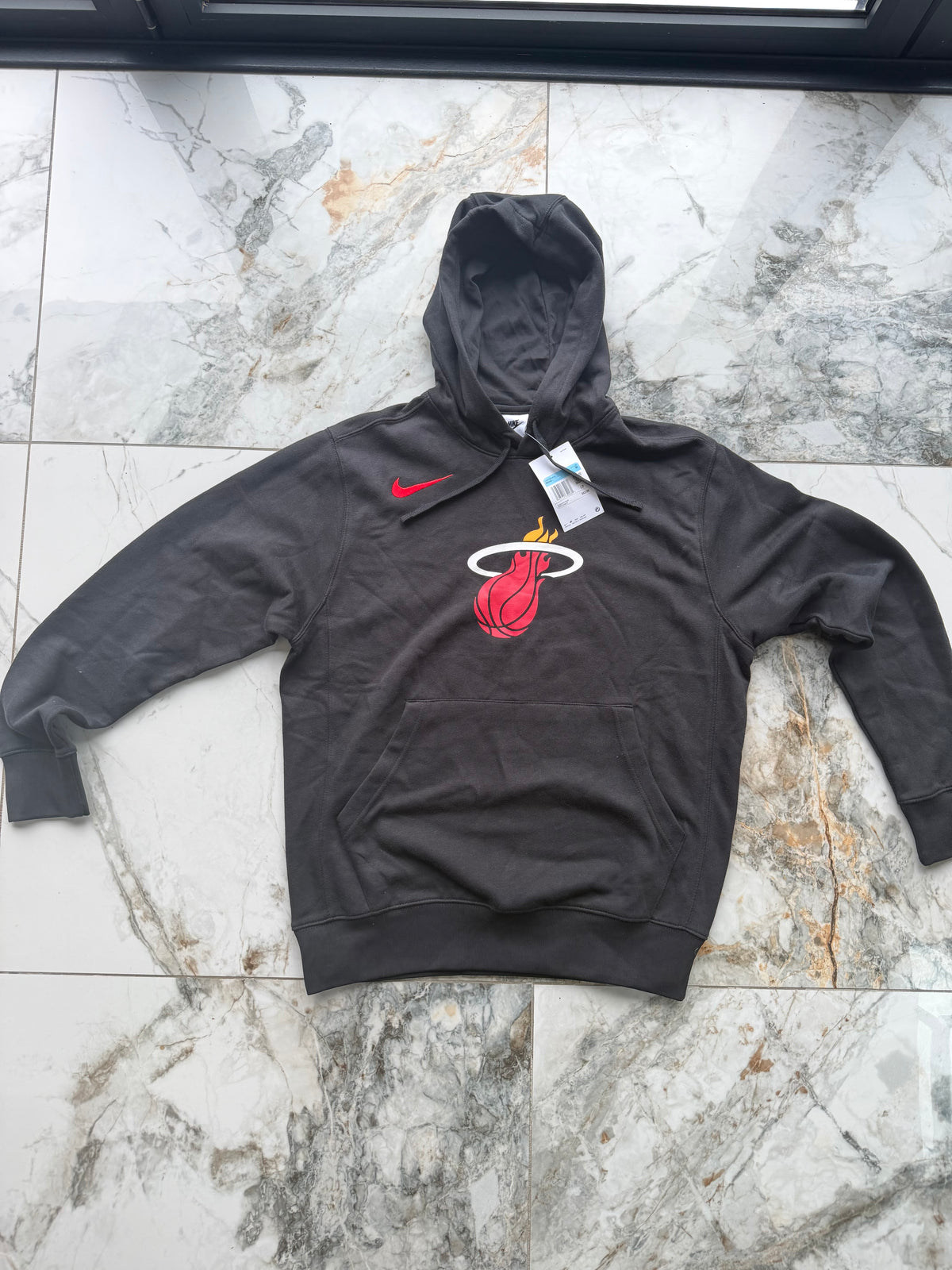 Nike Men's Black Miami Heat Pullover Fleece Hoodie Logo Pockets Size M FB4765