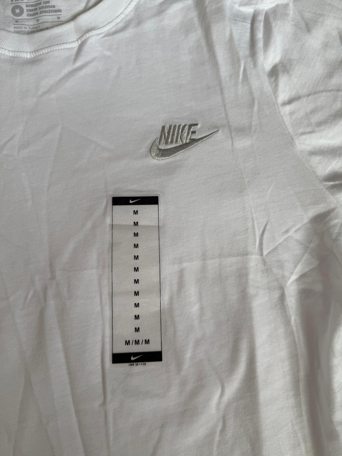 Nike Men’s White Solid Logo Crew Neck Short Sleeve Regular Fit T-Shirt M DRI-FIT