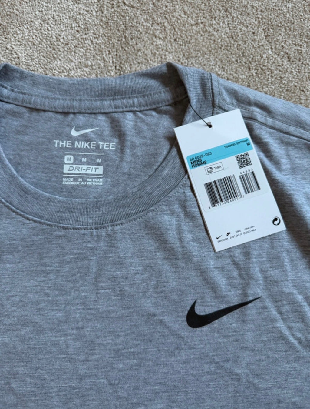 Nike The Nike Tee Dri-FIT Men's Grey T-Shirt Size M AR6029-063