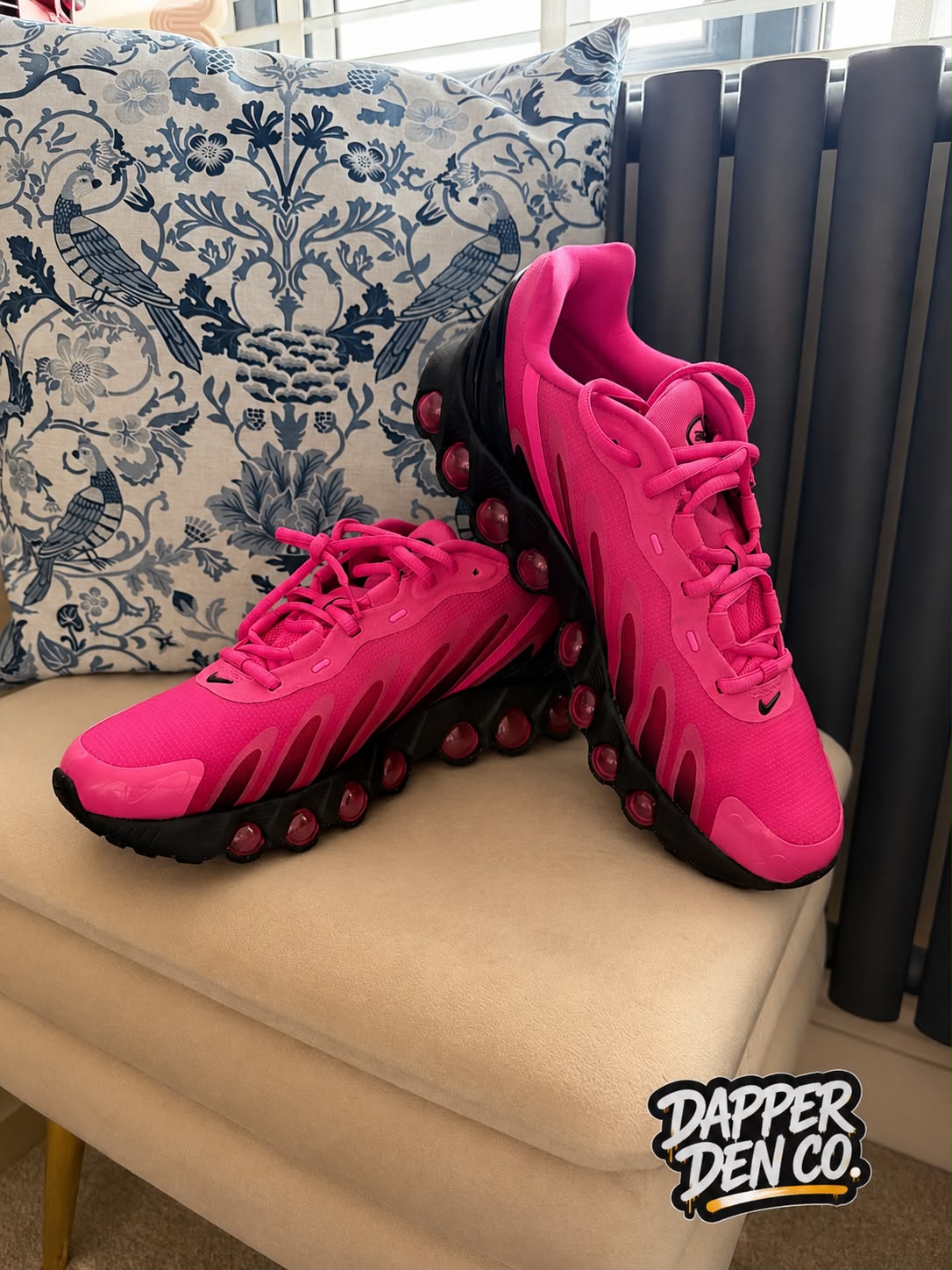 Nike Air DN8 PINK AND BLACK Size UK 8.5