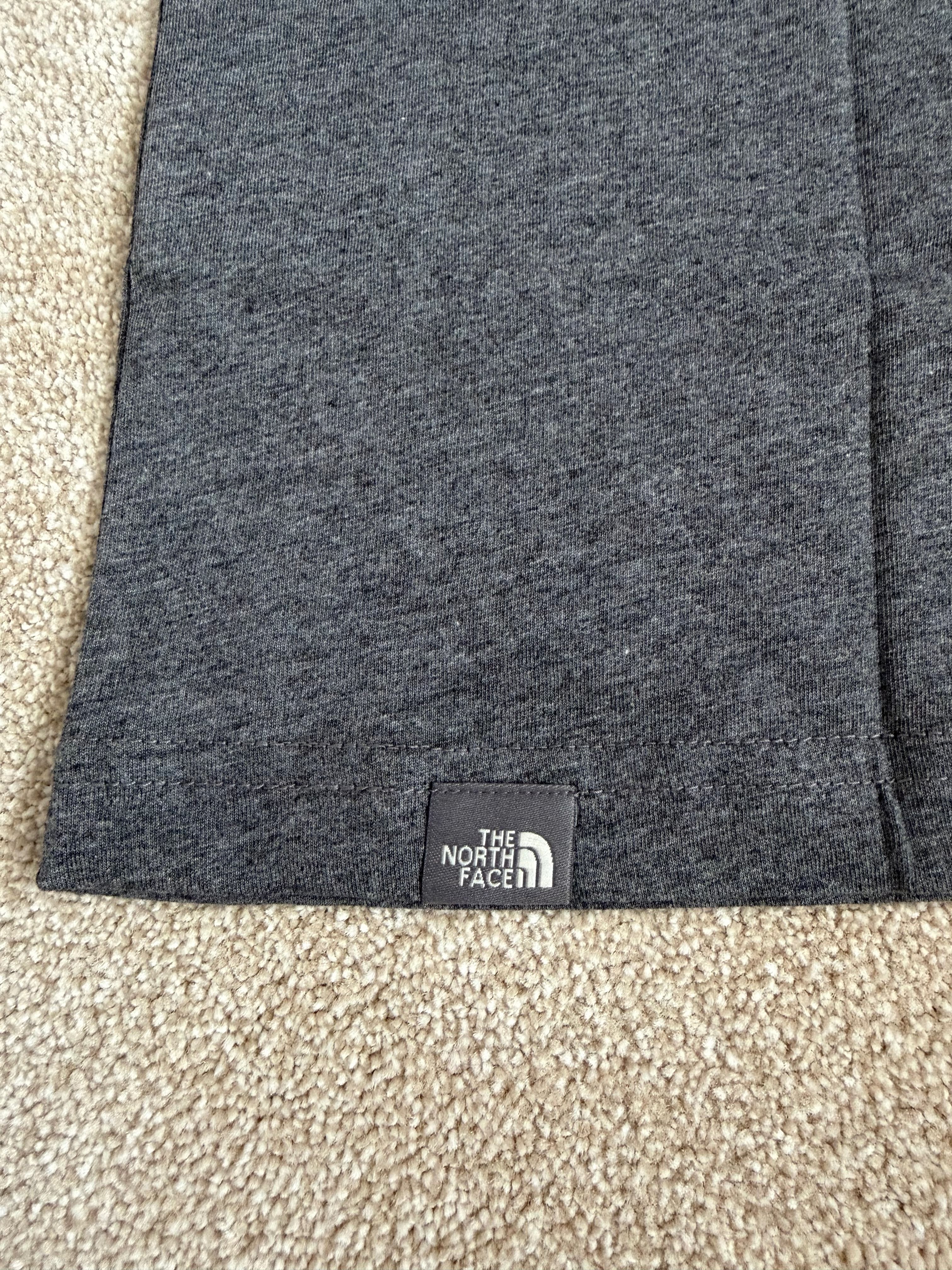 The North Face Simple dome Tshirt mens MEDIUM