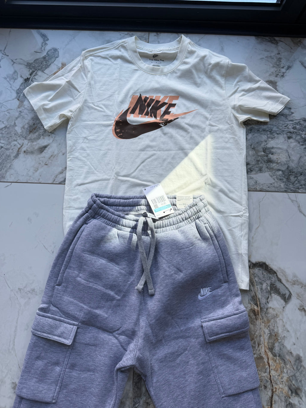 Nike Logo Men's 2pc T-Shirt & Joggers Set Pockets cargo Drawstring Grey/White M