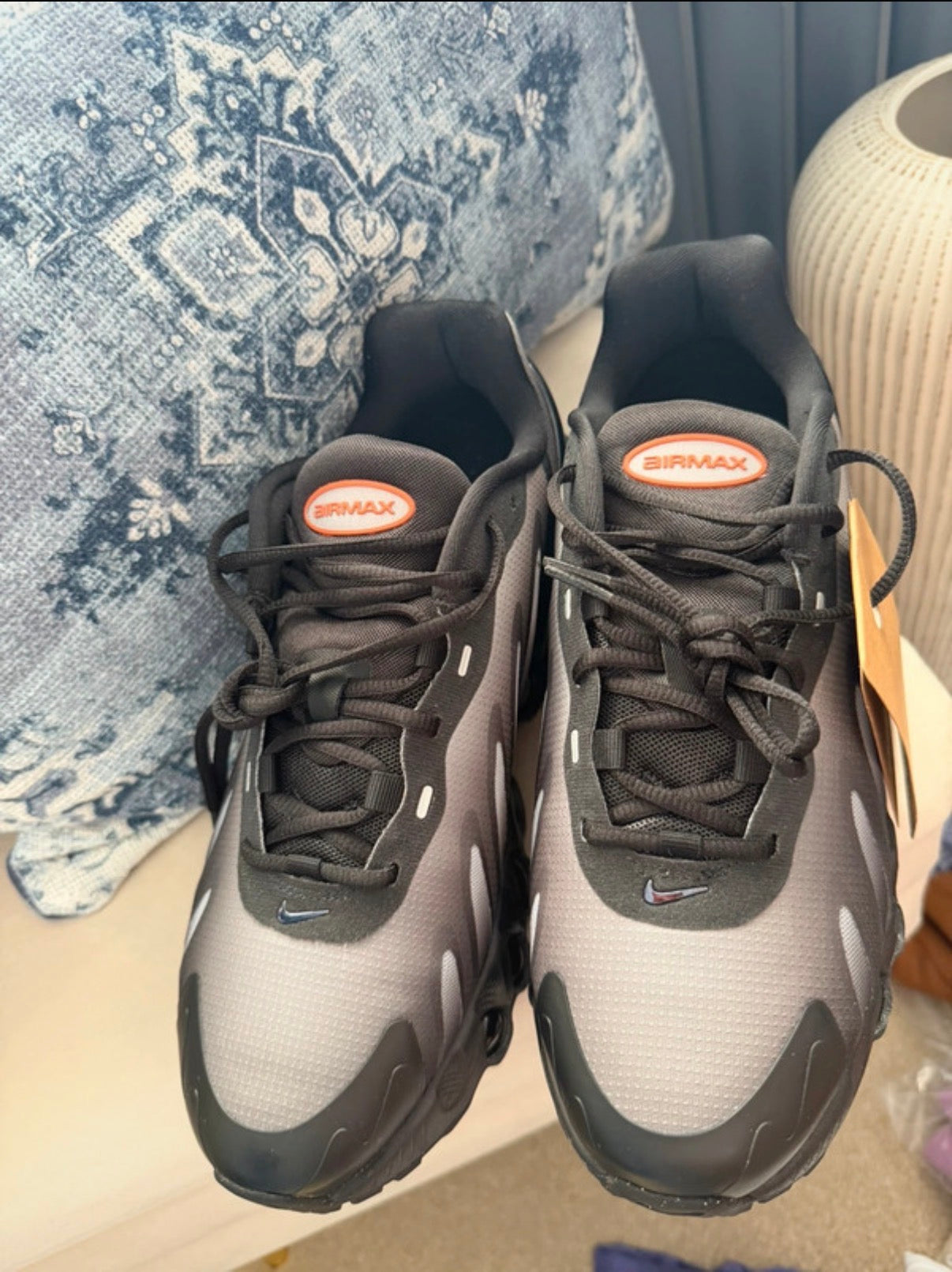Nike Air Max DN8 (GS) Kids Trainers UK 6 EU 40 Grey Black Orange HF7310 022