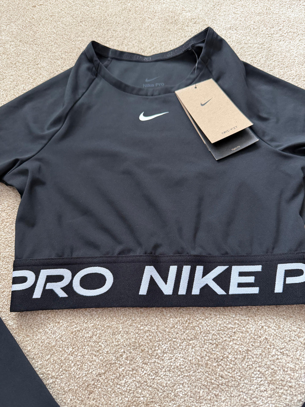 Nike Pro Dri-FIT Womens Black 2pc Crop Long Sleeve Top & Leggings Set XS
