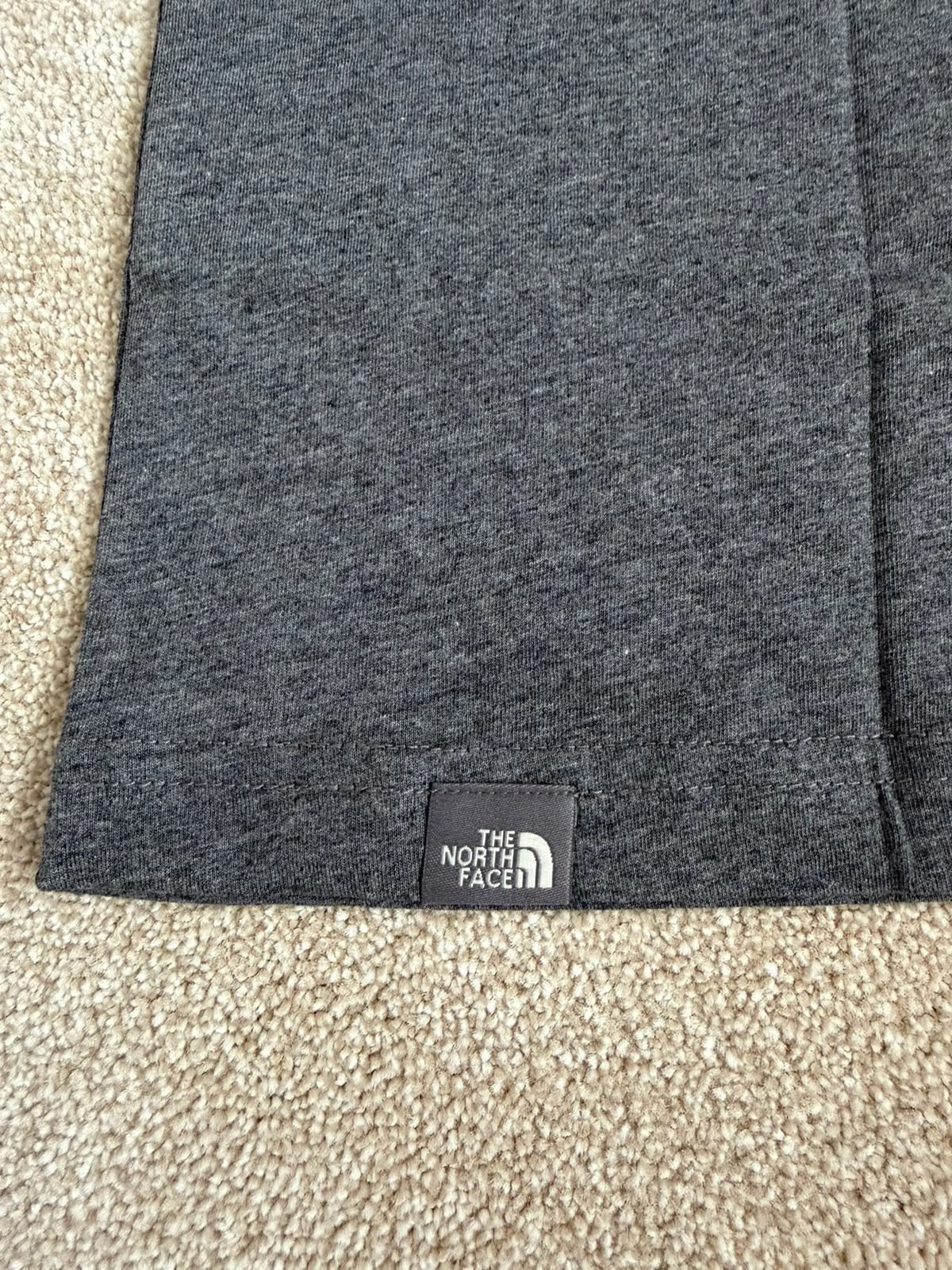 The North Face Simple dome Tshirt mens MEDIUM