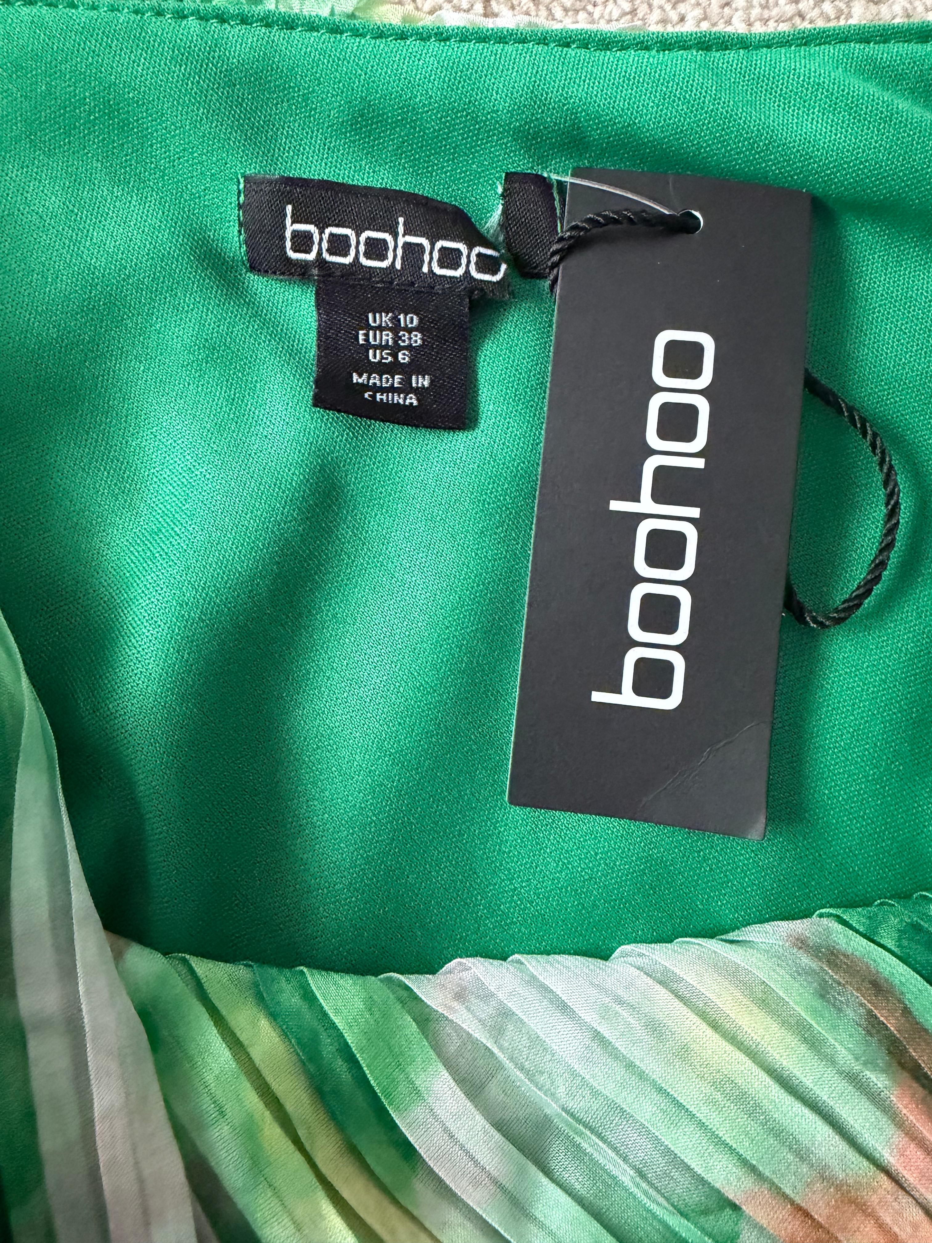 Boohoo Green Floral Pleated Maxi Dress size 10