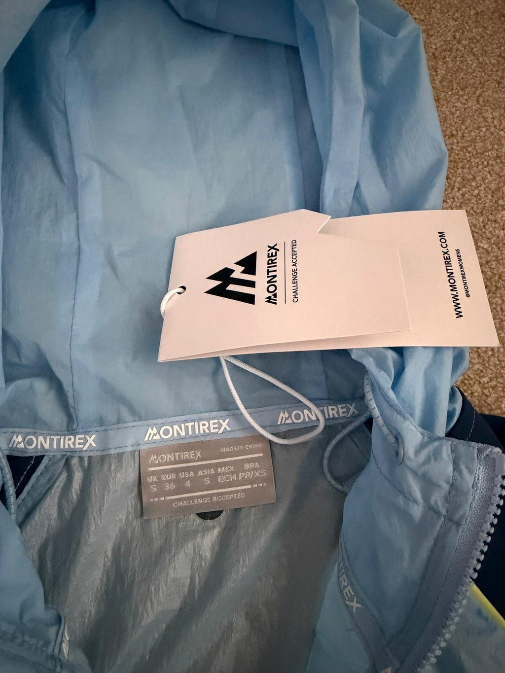 Montirex womens vitality windbreaker size Small brand new