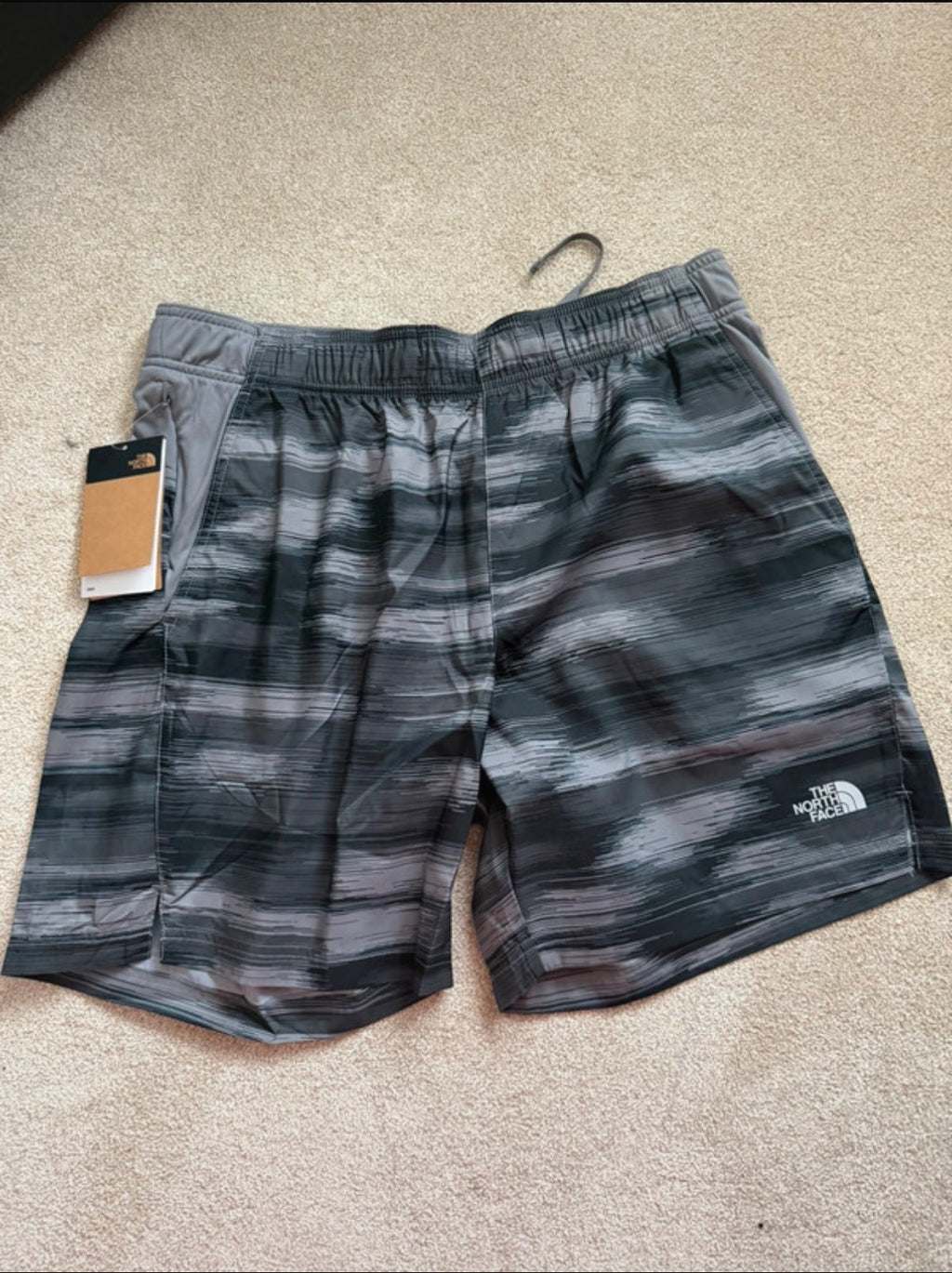 The North Face Men's Sweat Shorts L Regular Grey/Black Striped Logo Pockets