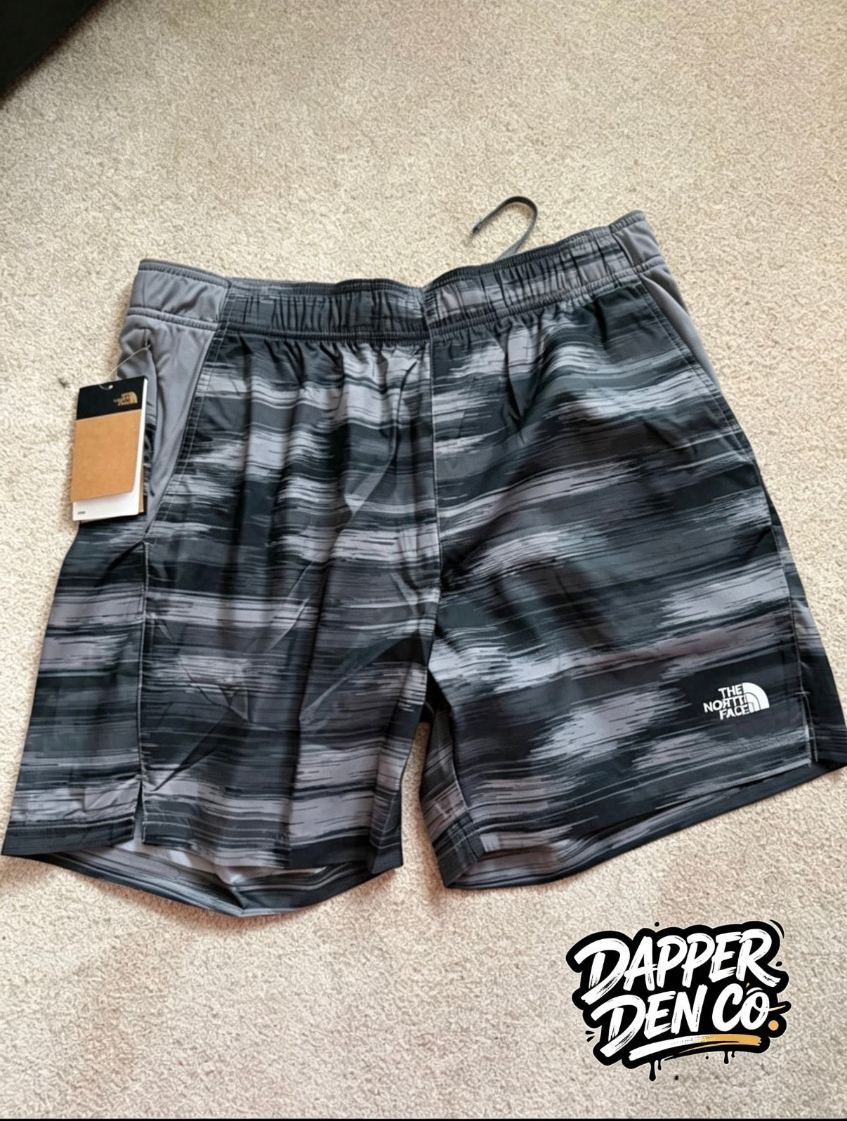 The North Face Men's Sweat Shorts L Regular Grey/Black Striped Logo Pockets