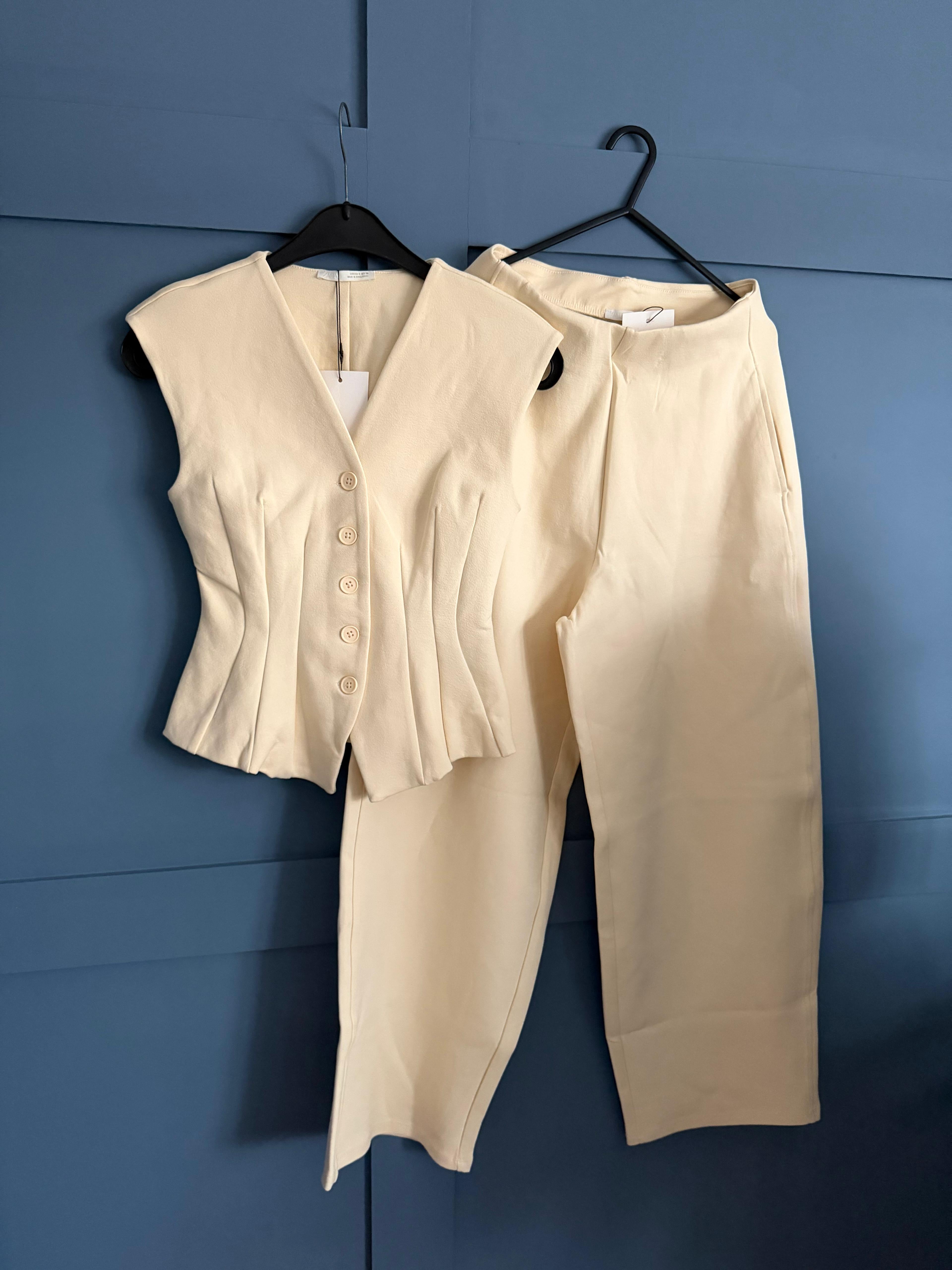 Zara 2 Piece interlock baloon trouser and buttoned waistcoat size S