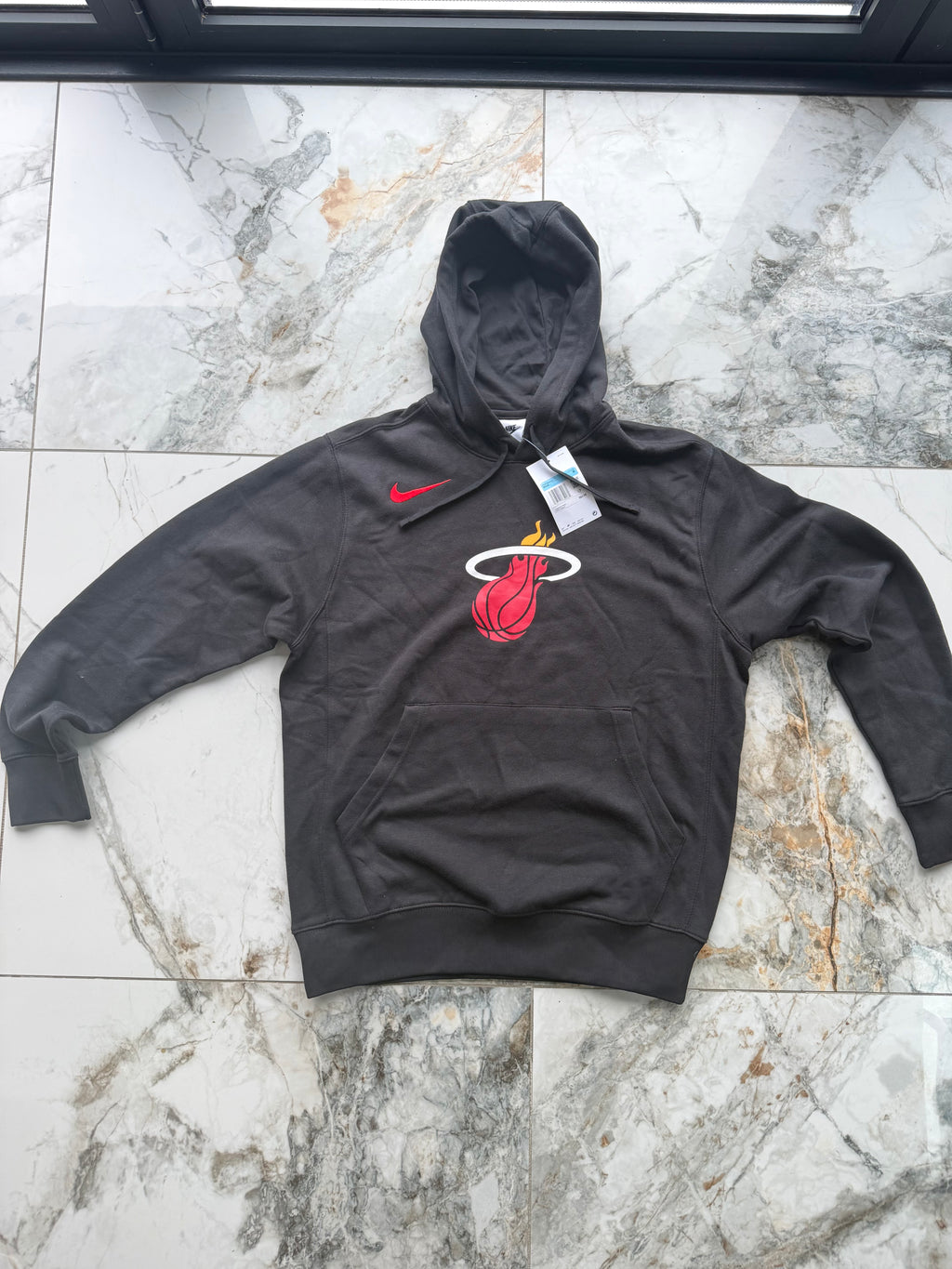 Nike Men's Black Miami Heat Pullover Fleece Hoodie Logo Pockets Size M FB4765