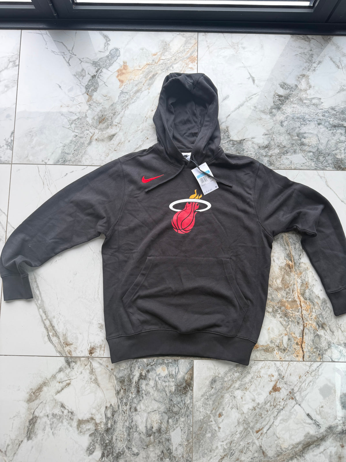 Nike Men's Black Miami Heat Pullover Fleece Hoodie Logo Pockets Size M FB4765