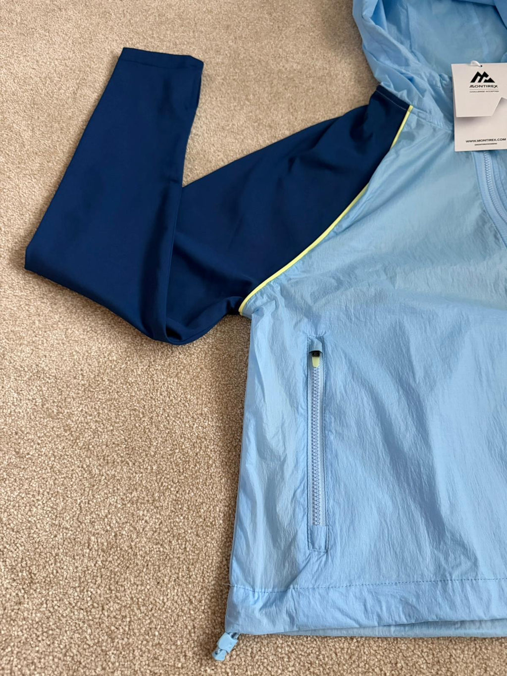 Montirex womens vitality windbreaker size Small brand new