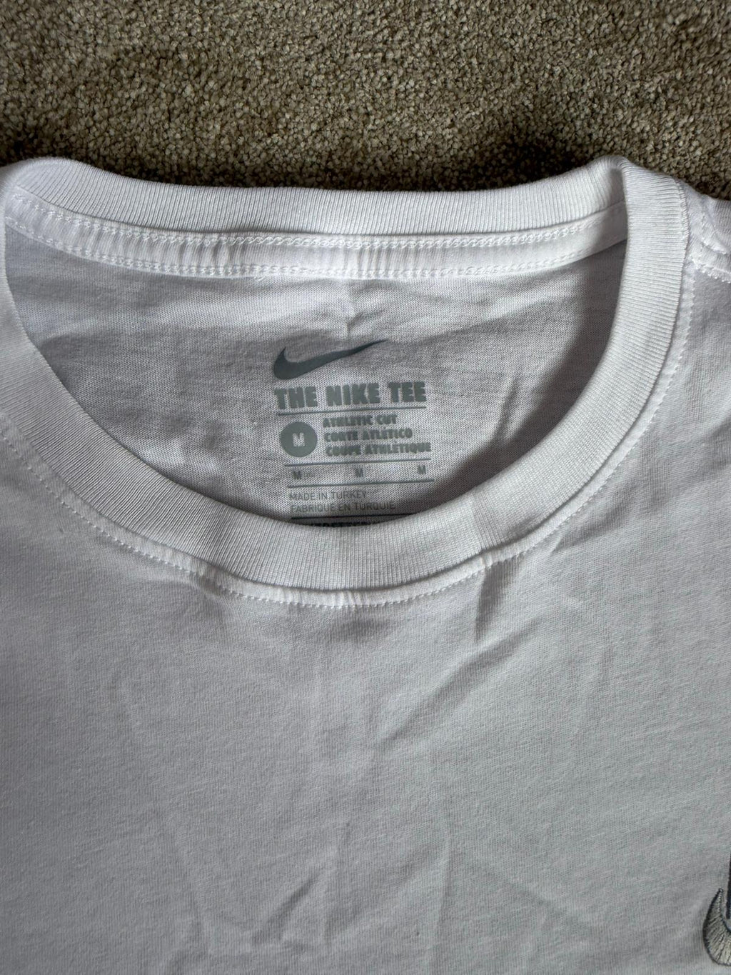 Nike Men’s White Solid Logo Crew Neck Short Sleeve Regular Fit T-Shirt M DRI-FIT