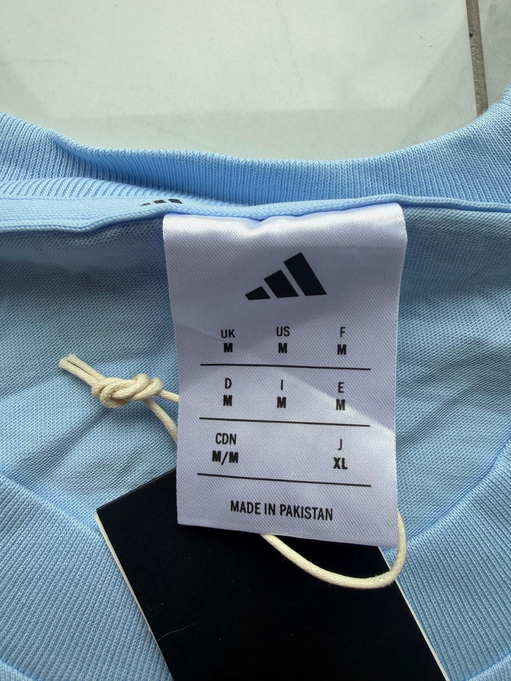 adidas Men’s Blue/Black Logo Crew Neck Short Sleeve T-Shirt M JE8937