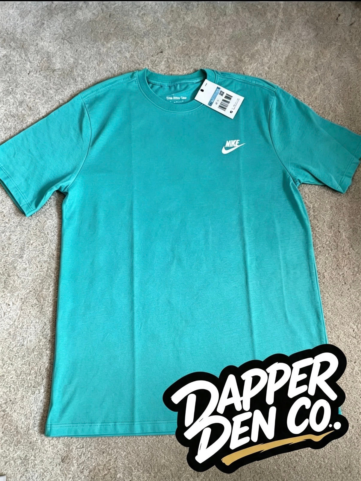 Nike The Nike Tee Men’s Green Logo Crew Neck Short Sleeve T-Shirt M