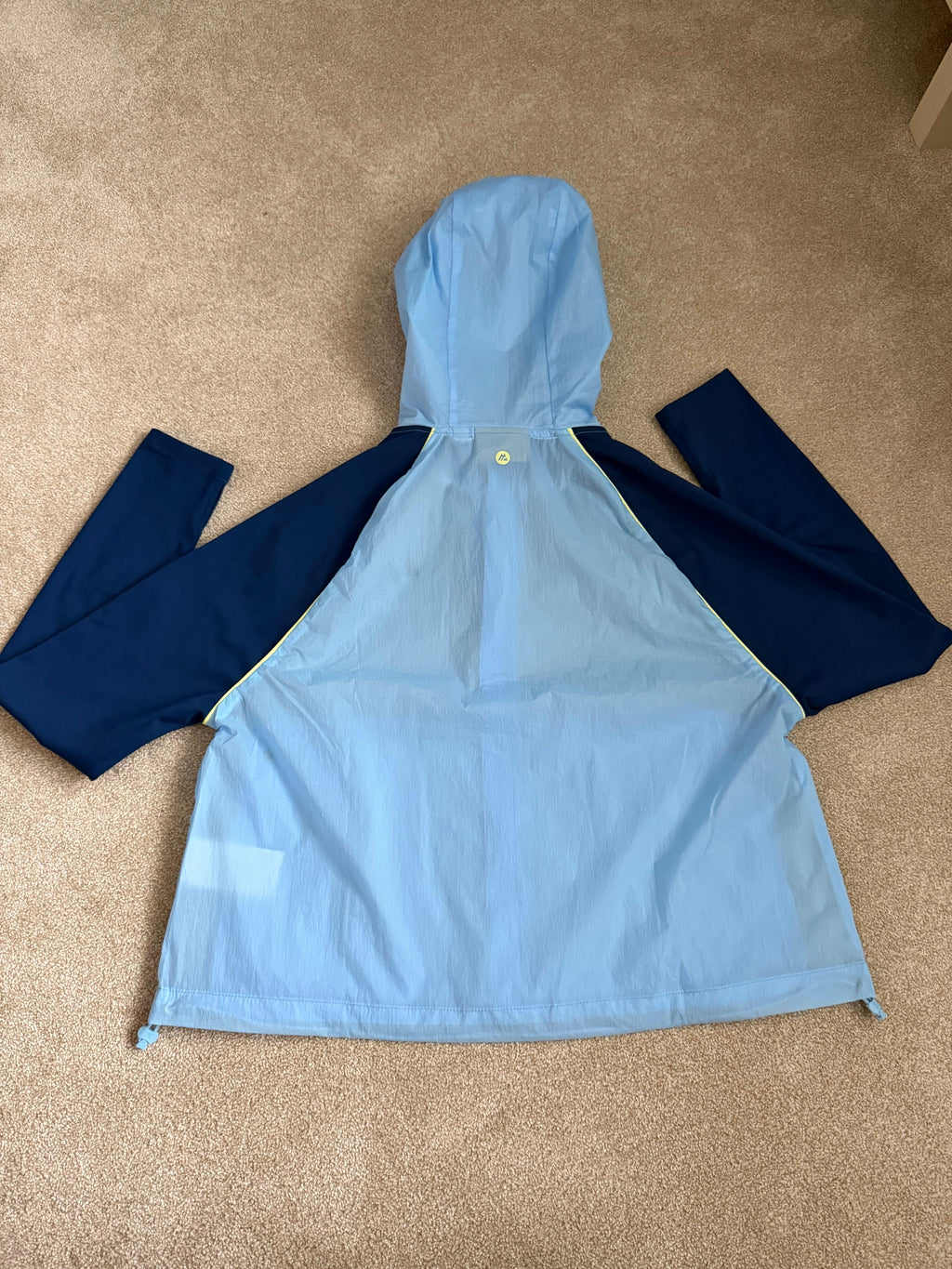 Montirex womens vitality windbreaker size Small brand new