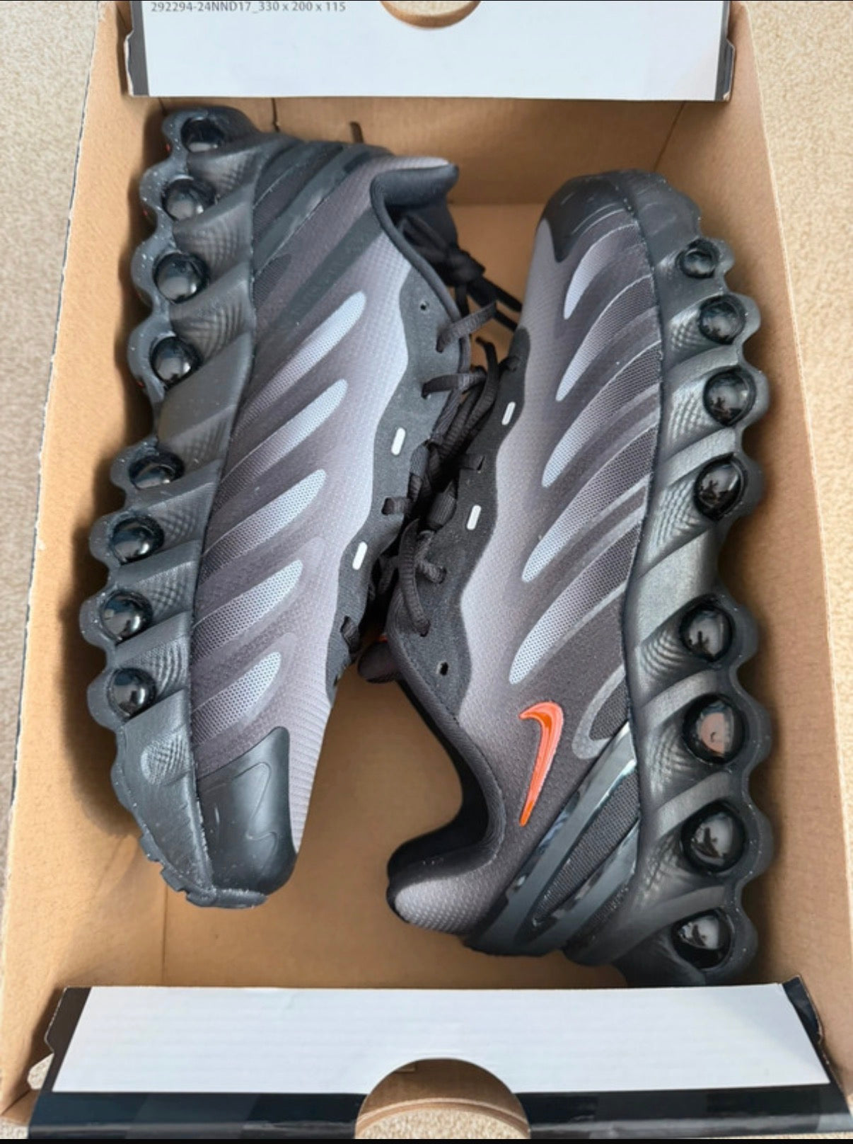 Nike Air Max DN8 (GS) Kids Trainers UK 6 EU 40 Grey Black Orange HF7310 022