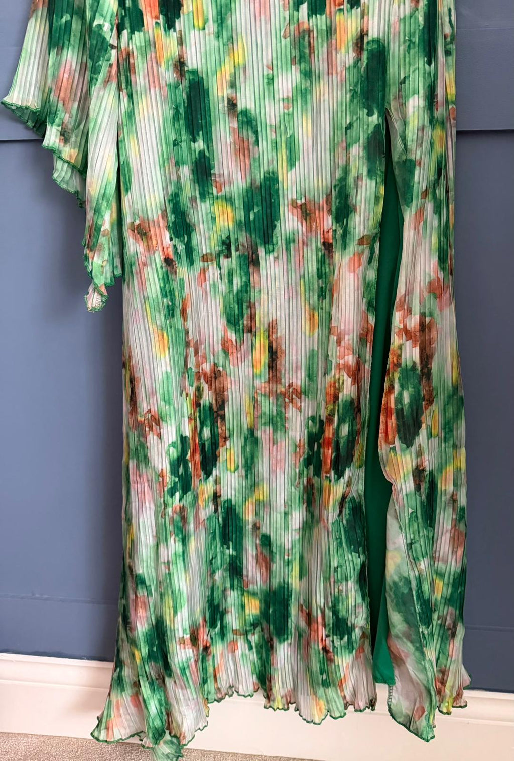 Boohoo Green Floral Pleated Maxi Dress size 10