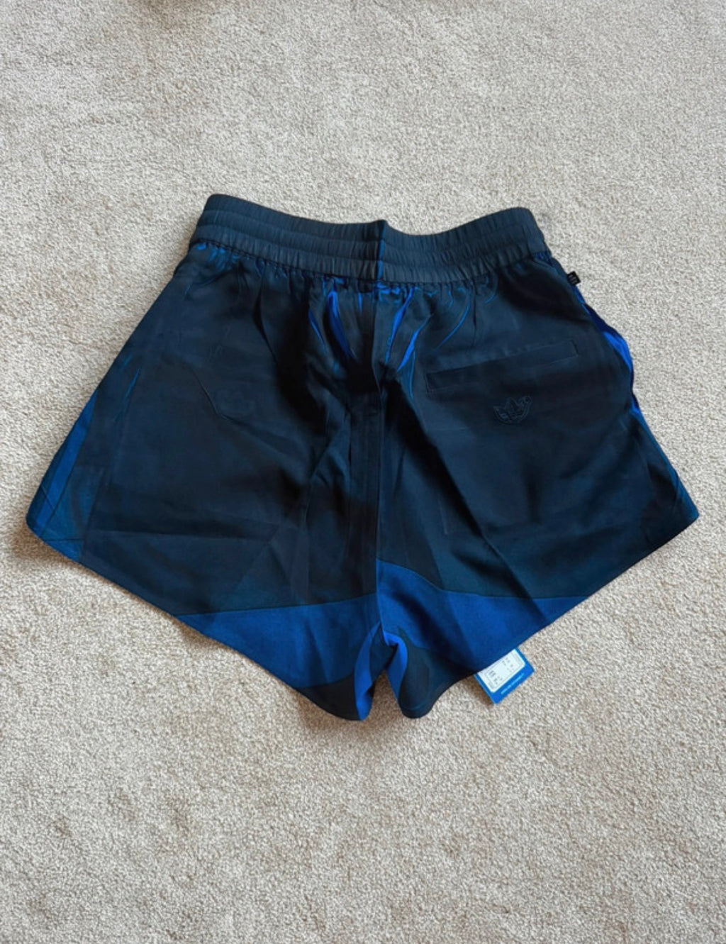 adidas Women’s Athletic Shorts L 34in Waist Blue/Black Striped HC0453 8-10size