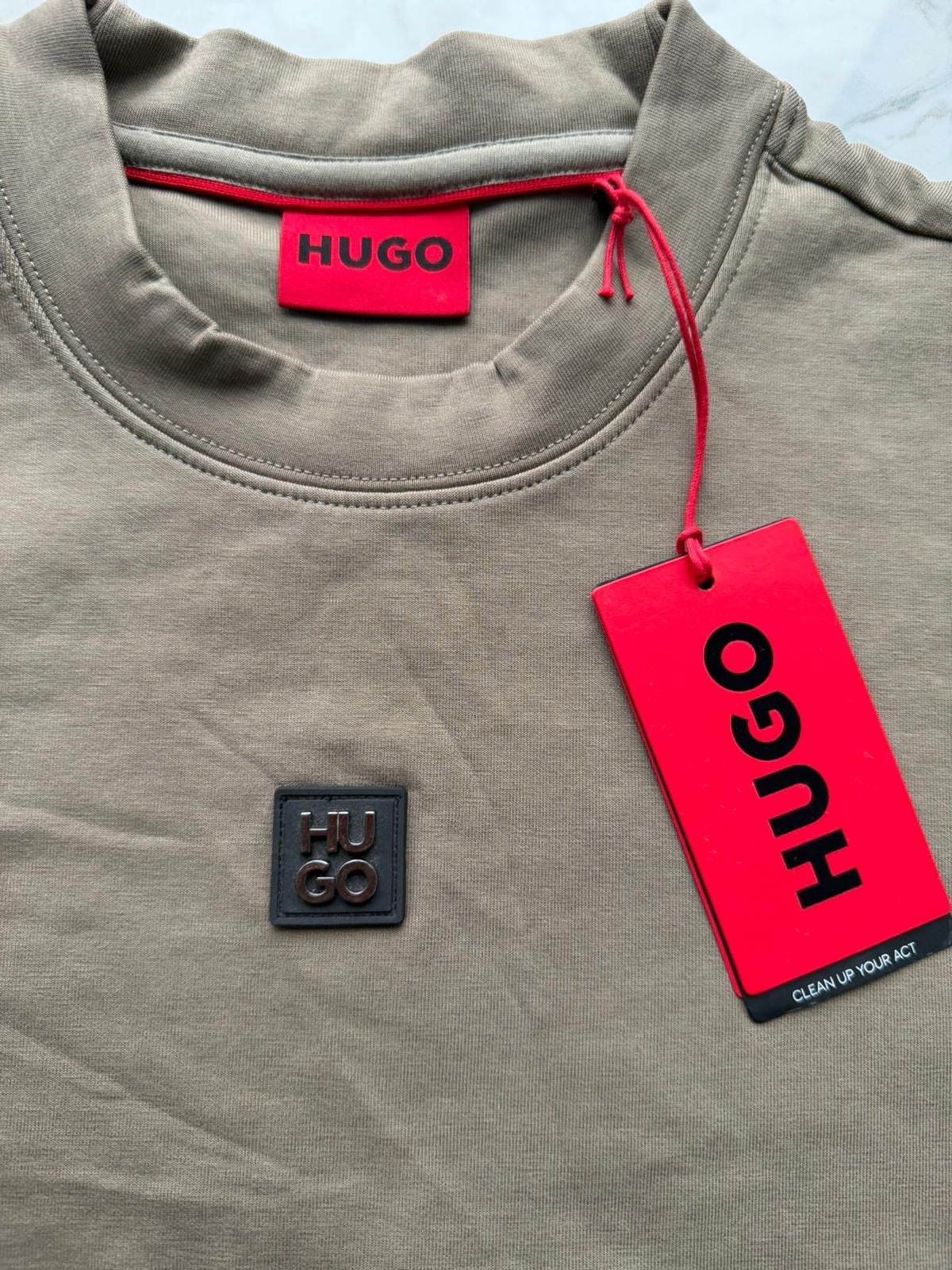 HUGO Men's Beige Crew Neck Pullover Logo Sweatshirt Size Medium 50533689