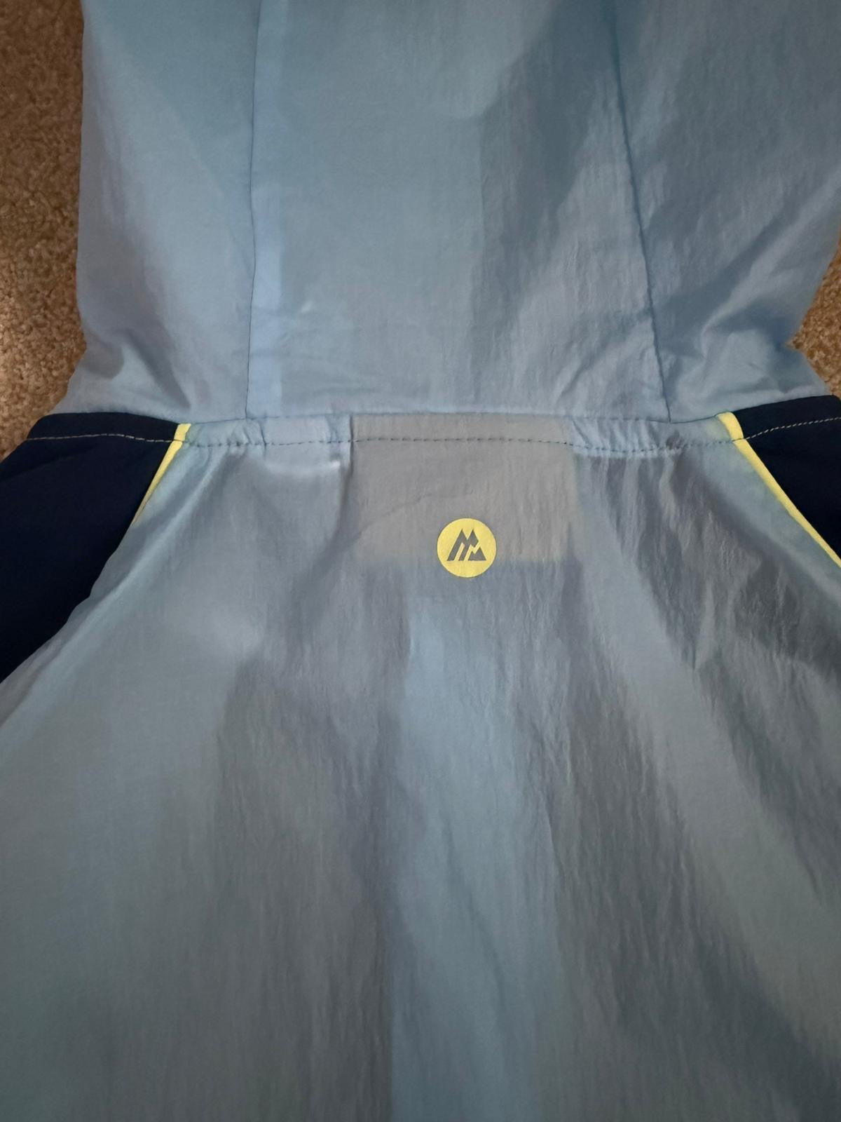 Montirex womens vitality windbreaker size Small brand new