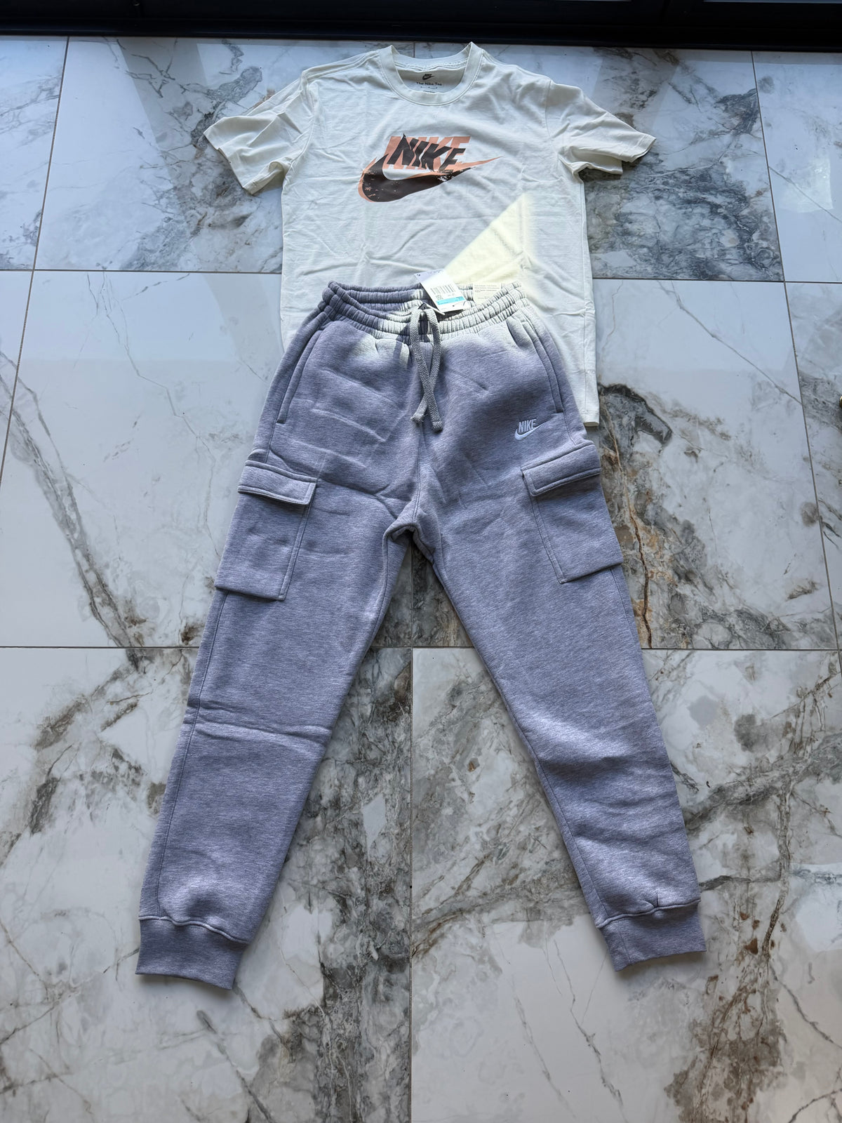 Nike Logo Men's 2pc T-Shirt & Joggers Set Pockets cargo Drawstring Grey/White M