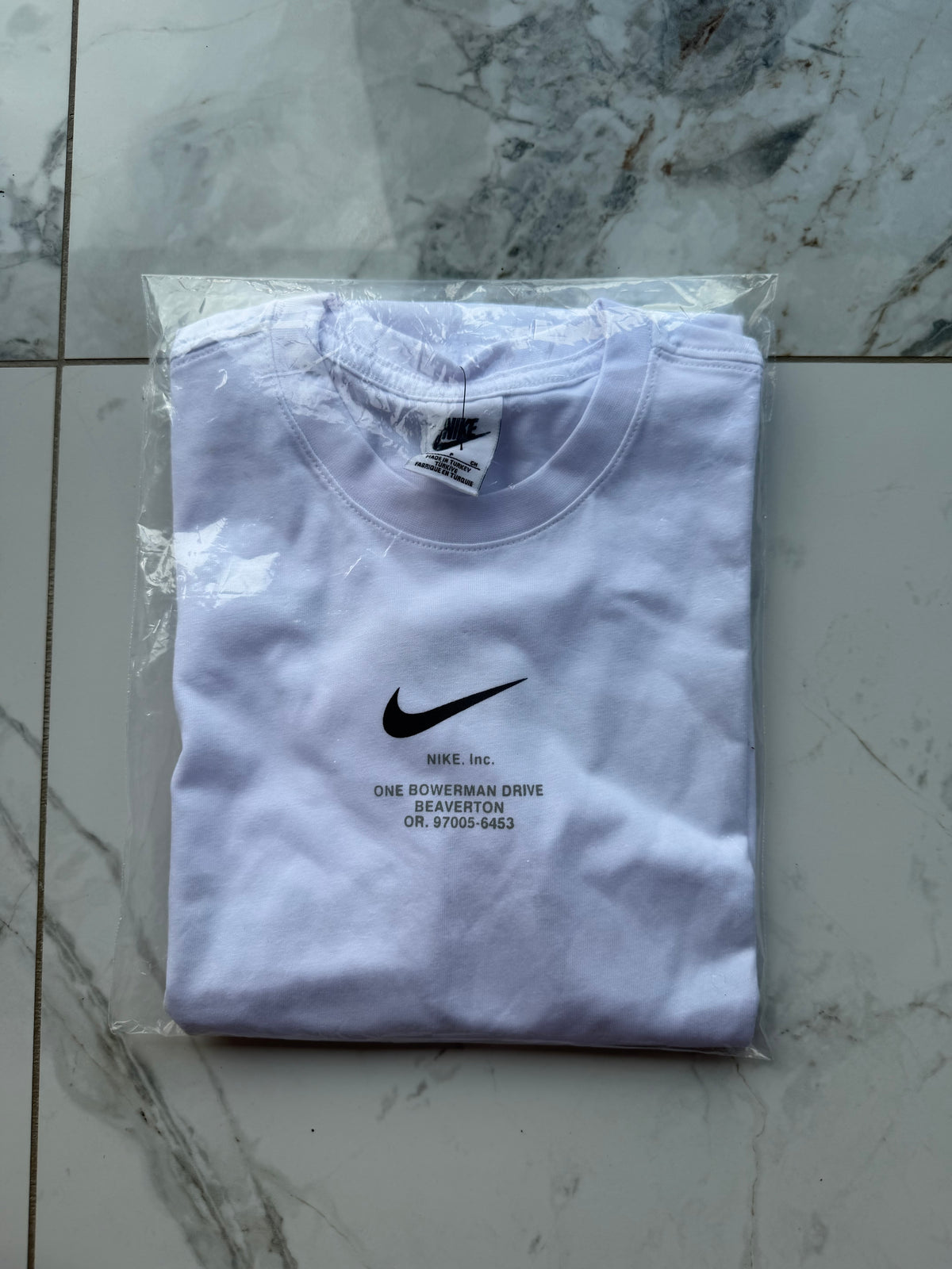 Nike Men’s White Logo Graphic Print Crew Neck Short Sleeve T-Shirt S IB4682