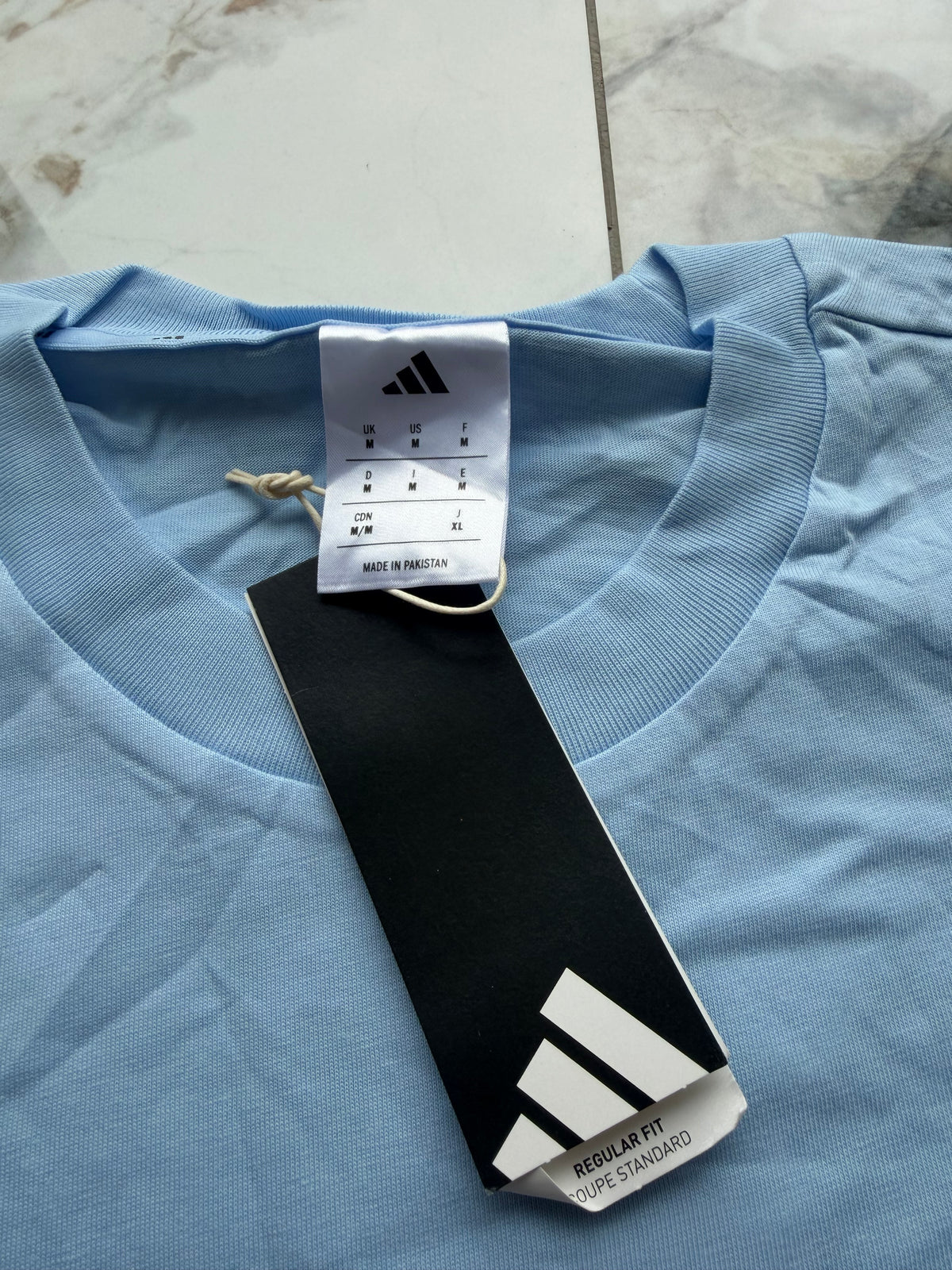 adidas Men’s Blue/Black Logo Crew Neck Short Sleeve T-Shirt M JE8937