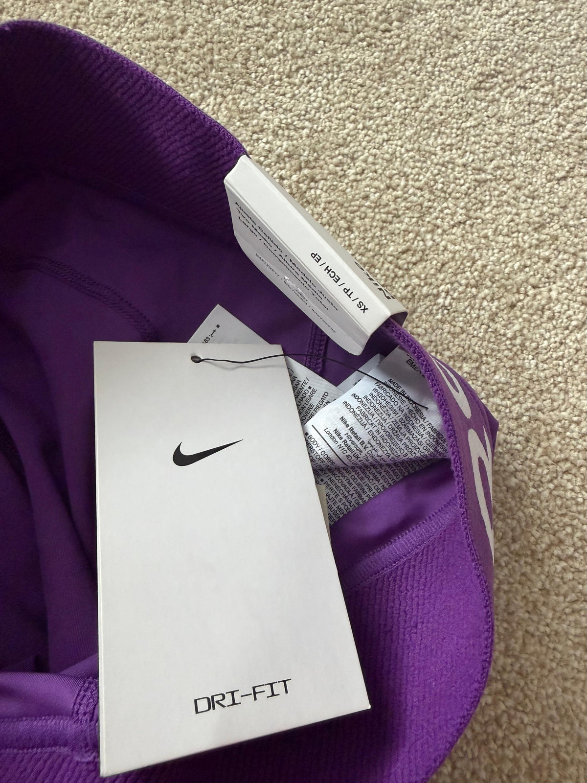 Nike Pro Dri-FIT Women's black Crop long sleeve top & Mid purple Leggings  XS