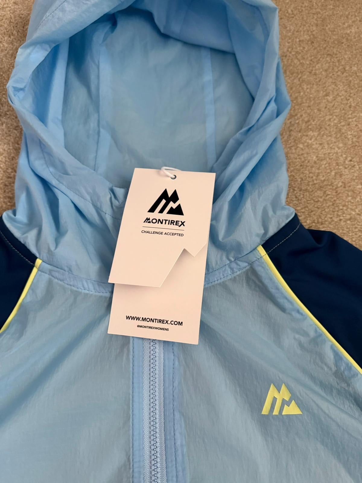 Montirex womens vitality windbreaker size Small brand new