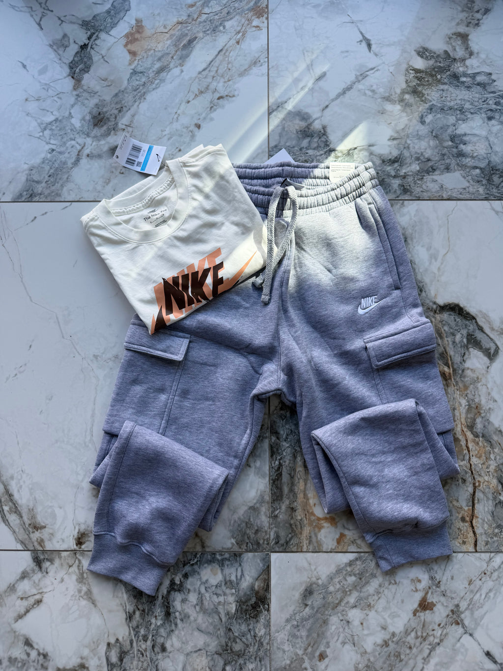 Nike Logo Men's 2pc T-Shirt & Joggers Set Pockets cargo Drawstring Grey/White M
