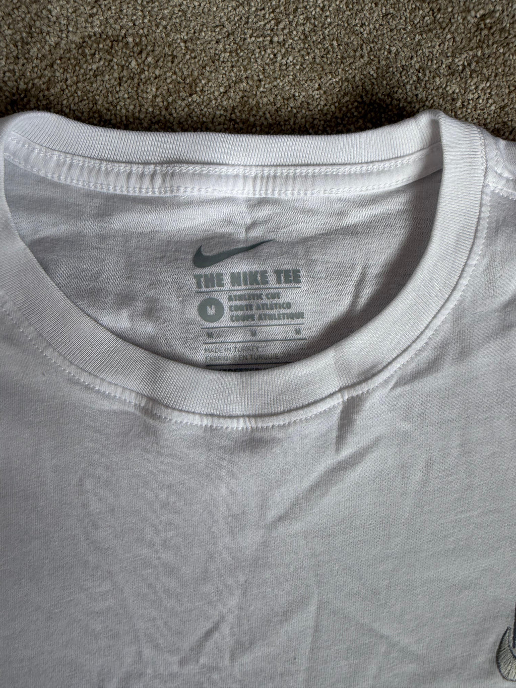 Nike Men’s White Solid Logo Crew Neck Short Sleeve Regular Fit T-Shirt M DRI-FIT