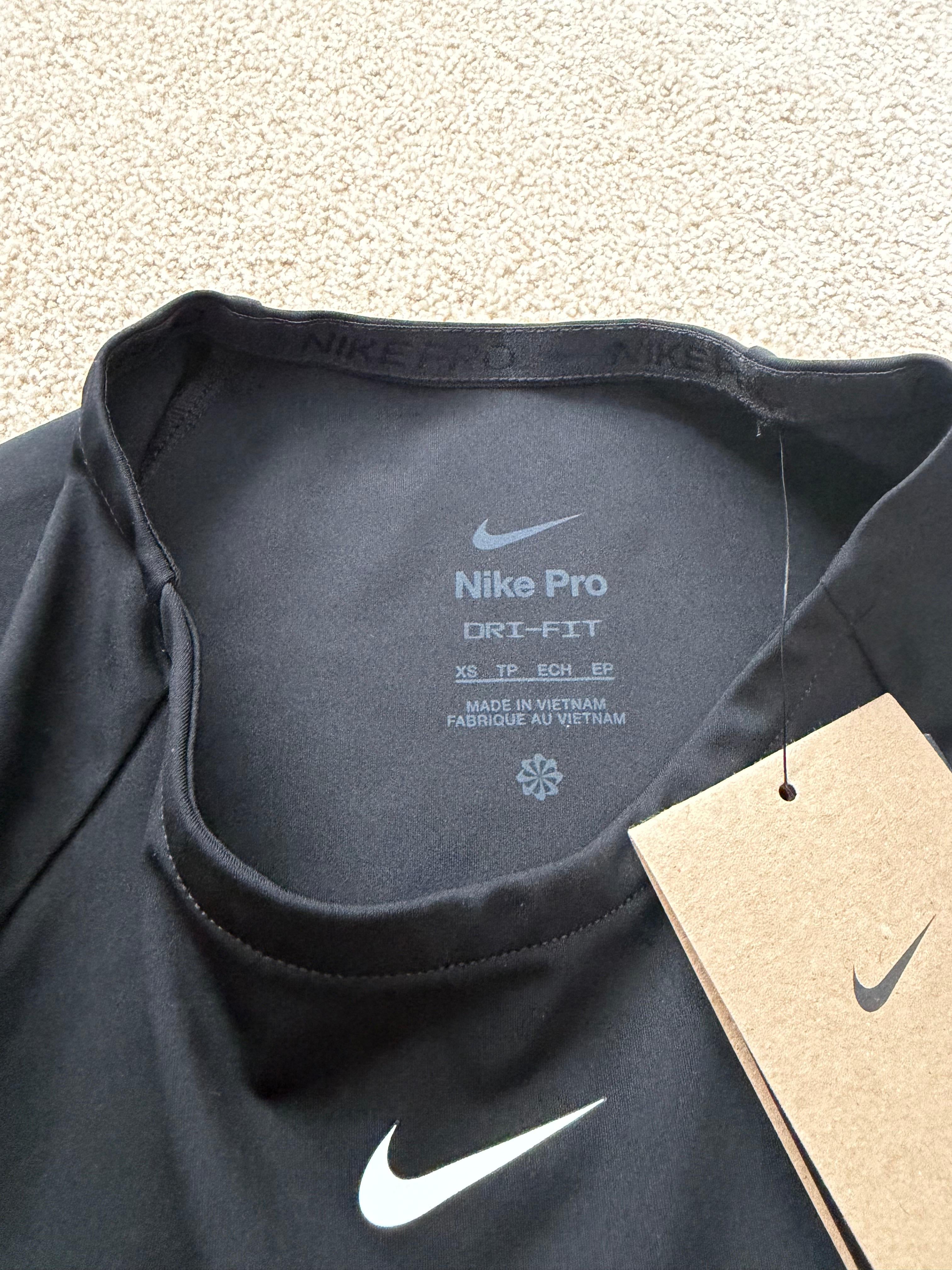 Nike Pro Dri-FIT Women's black Crop long sleeve top & Mid purple Leggings  XS