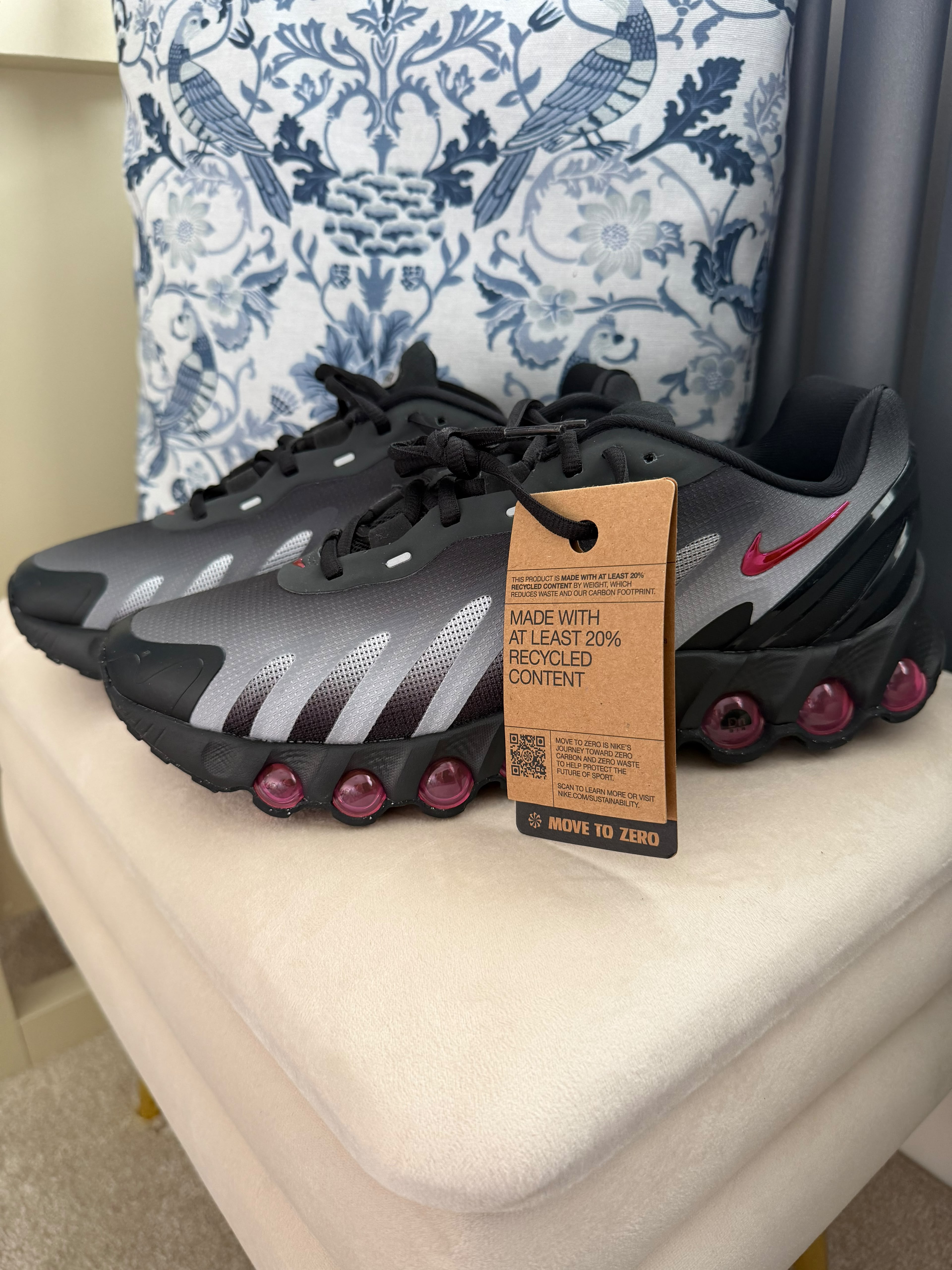Nike Air DN8 trainers size 8.5 SMOKEGREY/PINK