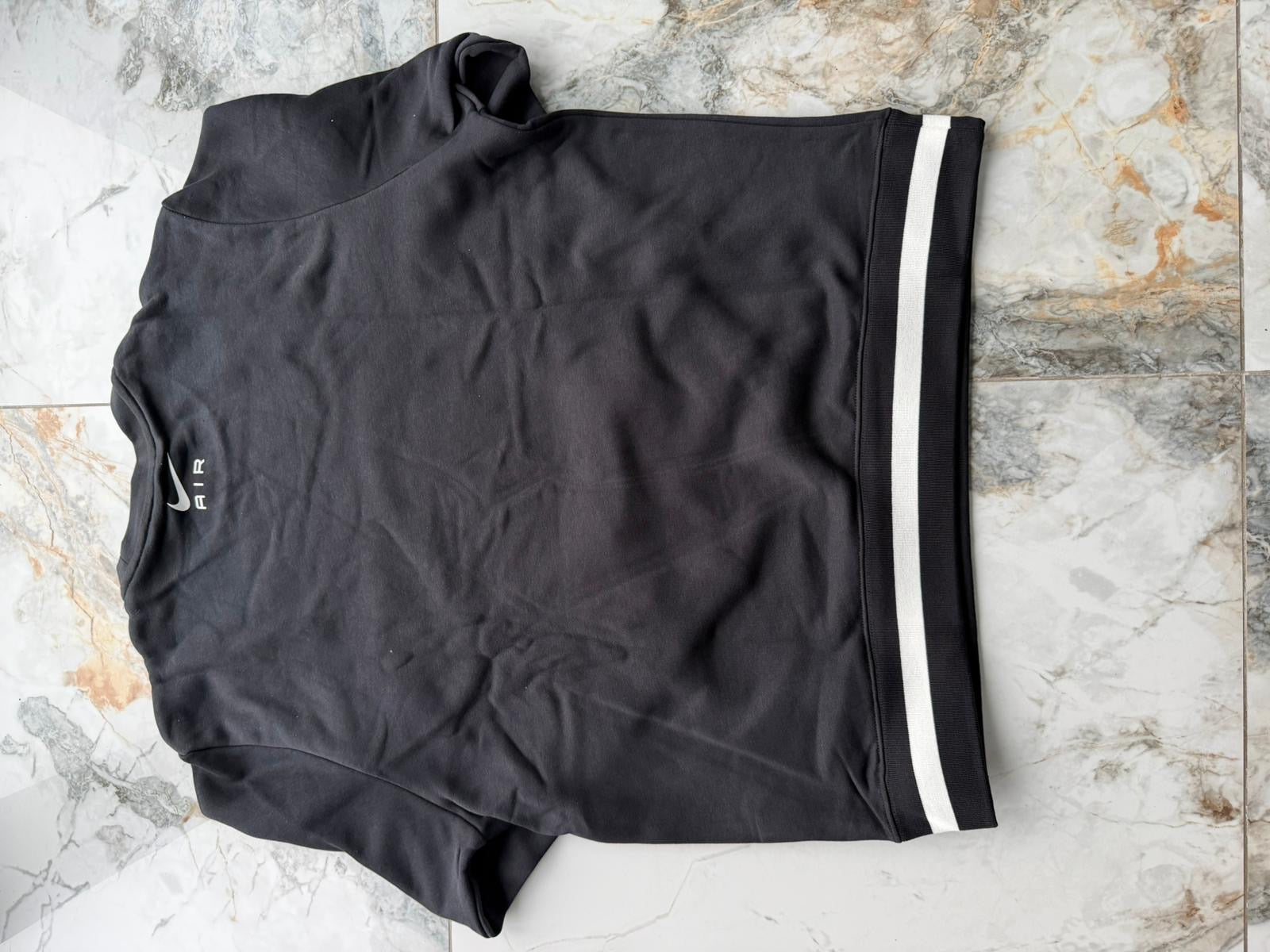 Nike Air Men's Black Pullover Crew Neck Graphic Sweatshirt MEDIUM FN7692-010