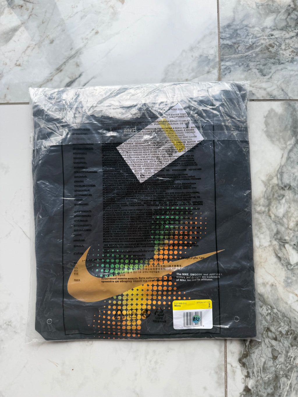 Nike Men’s Black Logo Graphic Print Crew Neck Short Sleeve T-Shirt S FQ7998-010